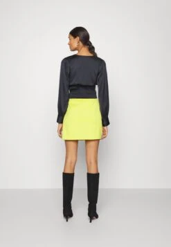 SAMSØE SAMSØE Casja Skirt - Mini Skirt - Blazing Yellow -Pieces Shop 0424795e661549028b05fbf151a09571