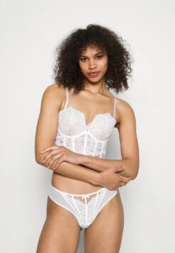 Hunkemöller Chlo Brazilian - Briefs - White -Pieces Shop 062718cf9608420284a1ed07a9c44f96