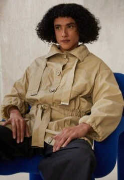 Short Coat - Cupido/Sand -Pieces Shop 07c10dd429394aa1ad0baf03dd10ff4d