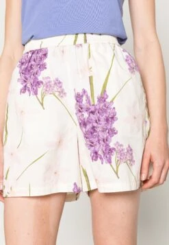 Selected Femme Slfetopa Wide- Shorts - Antique White -Pieces Shop 0a419878f45b4e5891bf9344cc8a5deb