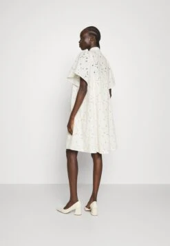 Bruuns Bazaar Tithonia Philly Dress - Shirt Dress - Snow White 10 Bruuns Bazaar Tithonia Philly Dress - Shirt Dress - Snow White -Pieces Shop 0c956fd87ec947a38fe979f1378037b1
