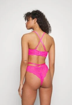 Eco Aurora Padded Multiway Bra - Multiway / Strapless Bra - Neon Pink -Pieces Shop 118eac2afbb242eca837b1c638e80035