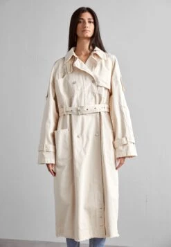 Long Jacket - Trenchcoat - Beige 13 Long Jacket - Trenchcoat - Beige -Pieces Shop 130d11df21564d30918ebed0933f85b2