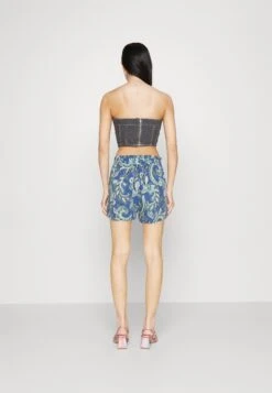 ONLY Onlnova Smilla Belt - Shorts -Pieces Shop 1675496fc55a4efd8b9c6d644a01421a