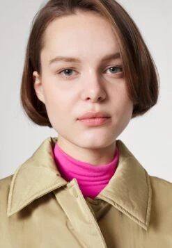 Calvin Klein Jeans Oversized Padded Coach Jacket - Short Coat - Travertine -Pieces Shop 167f2597c6964f7ca9089f3faa552704