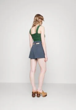 ELLEME Cut Out - Shorts 12 ELLEME Cut Out - Shorts -Pieces Shop 188983a5e3254e95a002b70221e5e444