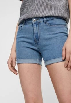 Vero Moda Vmhot- Denim Shorts - Light Blue Denim -Pieces Shop 1d31670c59aa4372b5c653b1619c2e31