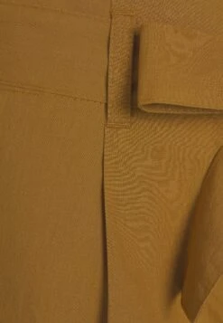 Marc O'Polo High Rise Pleats Belt - Shorts - Wood Brown -Pieces Shop 1d744a3138ae43298507110d8a1bbbd3