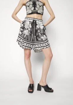 Farm Rio Macaw Uni - Shorts - Elegance Black -Pieces Shop 21647d56cdd7425d82bcd3b3e639c94f