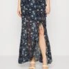 FREE PEOPLE Femme Edge Maxi - Maxi Skirt -Pieces Shop 218ae25288834c4298717aa1df4767ab