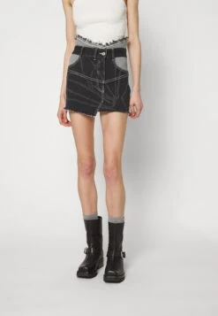 Laser Patchwork Skirt - Denim Skirt - Black/Grey 11 Laser Patchwork Skirt - Denim Skirt - Black/Grey -Pieces Shop 22fe7eb329124b0f9458e9c35ae58138