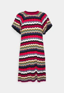 Caprile - Jumper Dress -Pieces Shop 230f1f2b6e8947488693f0d14e10601b