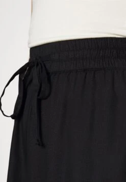 Vero Moda Petite Vmbumpy - Shorts -Pieces Shop 24493396d5a84a0ebad1d5daafcae807