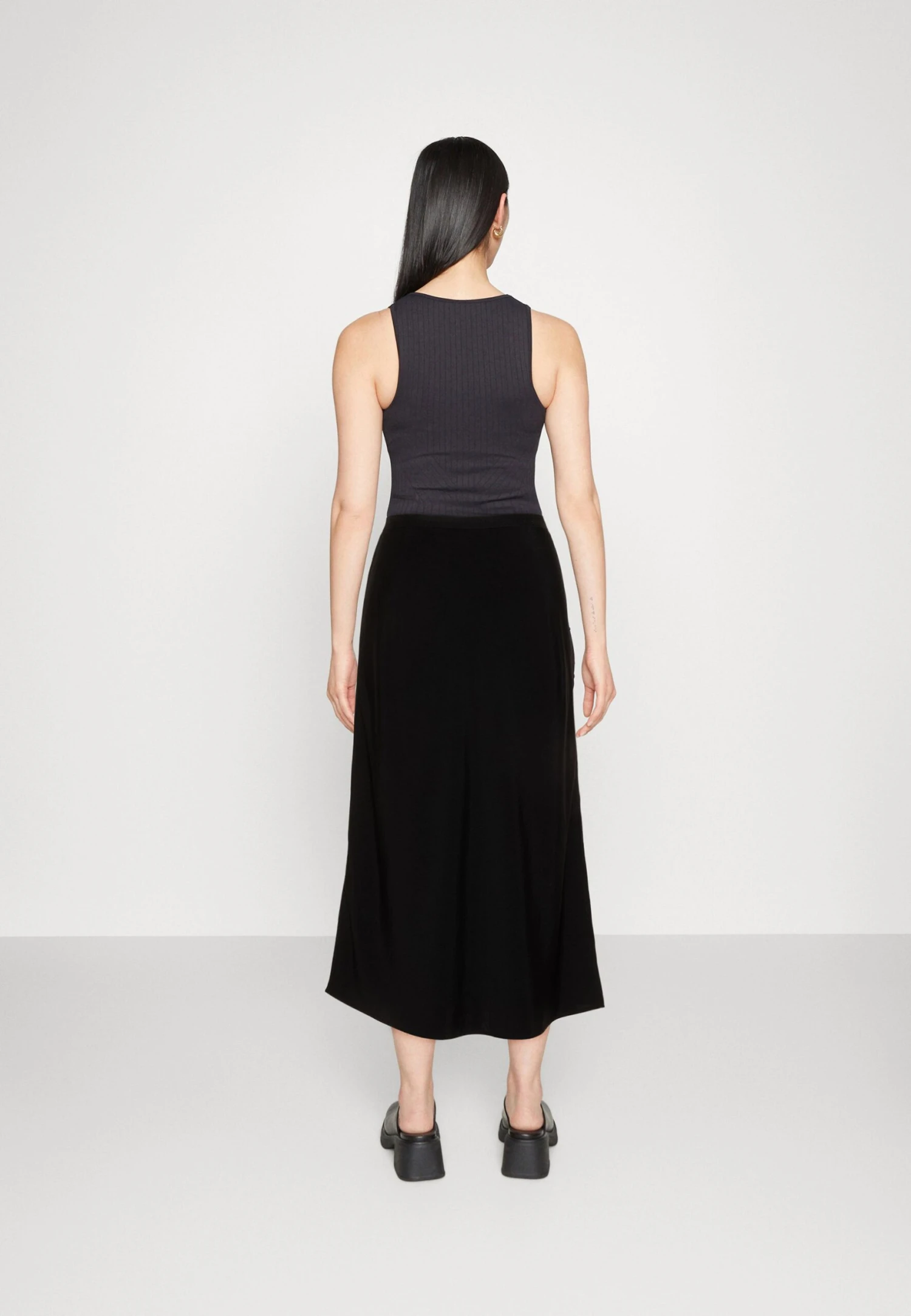 Marc O'Polo Skirt Slip Style Flared Elastic Waistband - A-Line Skirt - Black 5 Marc O'Polo Skirt Slip Style Flared Elastic Waistband - A-Line Skirt - Black - Image 3