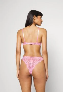 Monki Underwired Bra - Pink Medium -Pieces Shop 279e30d9f5f849aa9cdad4b0e5945ac1