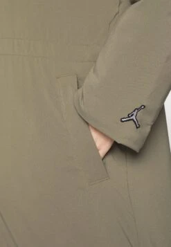 Jordan Flight - Trenchcoat -Pieces Shop 2d72a7a23ac749a3856a5dca8fd80a90