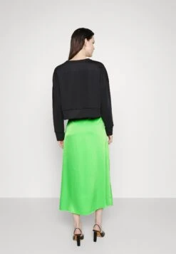 MARC CAIN A-Line Skirt - Dark Apple Green 9 MARC CAIN A-Line Skirt - Dark Apple Green -Pieces Shop 2d78221c53744f05868e1a658de75f3f