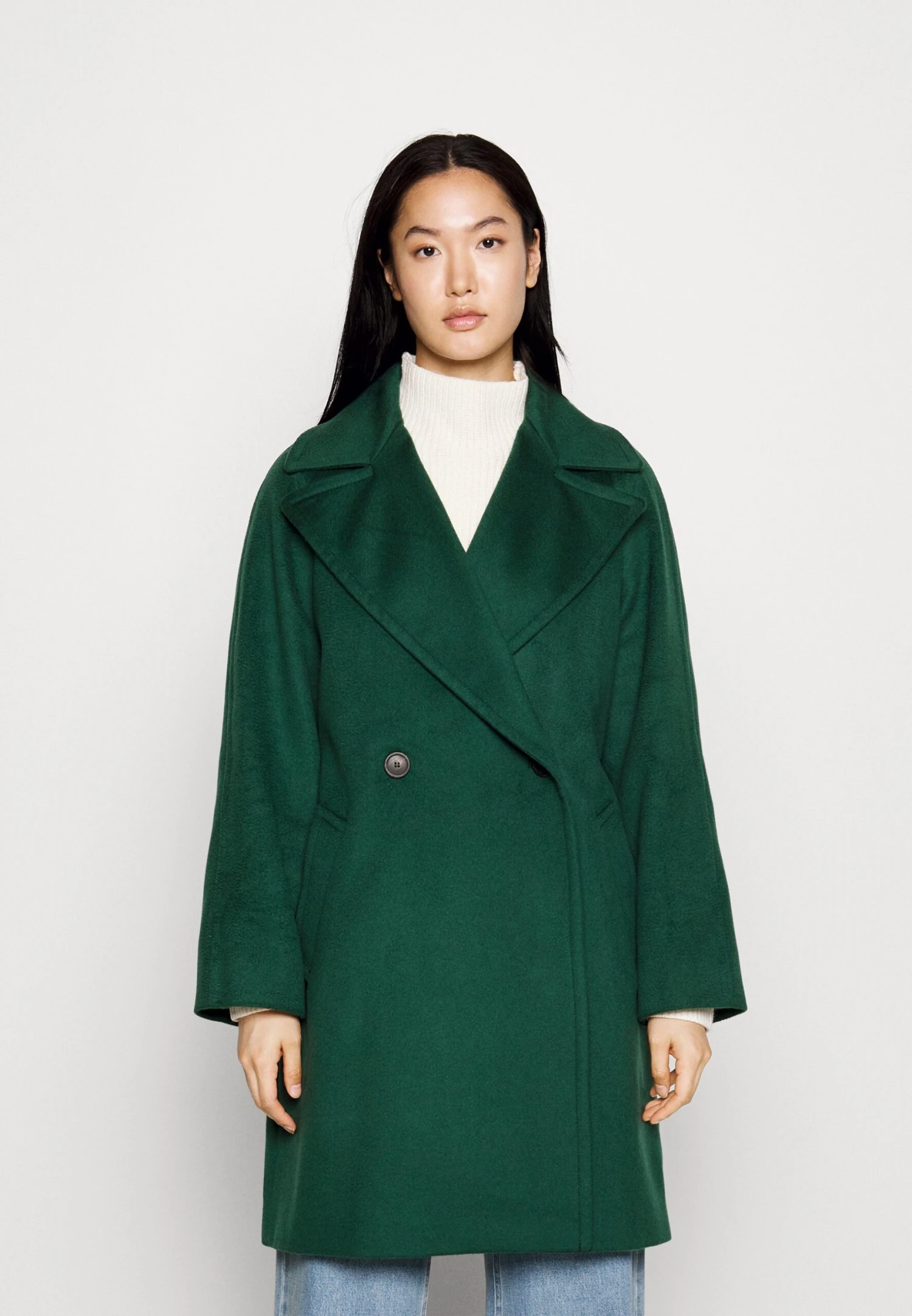 Novella - Classic Coat 3 Novella - Classic Coat
