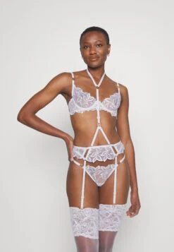 BLUEBELLA Isadora- Thong - White -Pieces Shop 33aa640a7c9742d1b575aa20fb195759