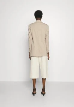 Melfi - Short Coat - Beige -Pieces Shop 35a5151468354dcab9ce73834333c3f0