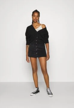 Pieces Shop -Pieces Shop 3a6e7a3b51ea4b6cb29312d0a8d258a2