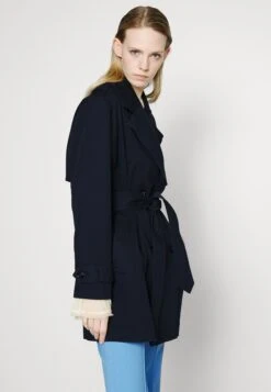 Boss Crinzy - Trenchcoat - Dark Blue 12 Boss Crinzy - Trenchcoat - Dark Blue -Pieces Shop 3c9a00a4977a4a66a8e3dd1dbf80b844