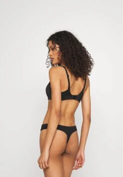 Chantelle Essentiall - T-Shirt Bra - Schwarz -Pieces Shop 3caf507ec1284cf382e9d2c3d8921d5b