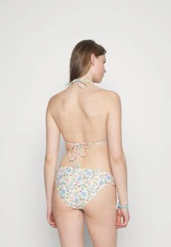 Becksöndergaard Ireni Blanca- Bikini Top - Multi -Pieces Shop 3dd144e6c1a84814985f99638ba5a80c