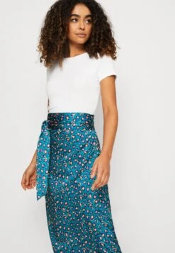 NEVER FULLY DRESSED Jaspre Skirt - Wrap Skirt - Teal 11 NEVER FULLY DRESSED Jaspre Skirt - Wrap Skirt - Teal -Pieces Shop 462fe29987cc4b1f89e2ae4579af0888