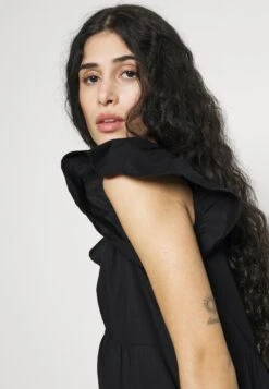 Vero Moda Petite Vmjarlotte Calf Slit Dress - Day Dress - Black -Pieces Shop 544e45b0ee834109ac24e8b9ee72b47a