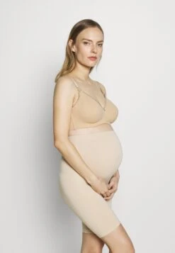 Mamalicious Mltia Jeanne - Shorts - Mellow Buff -Pieces Shop 5773023cecdf4b4bb8d3165c673229b2