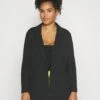 Short Coat - Black -Pieces Shop 58a75082b1f249a2b34a6e9341c6f27e