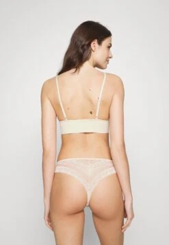 ONLY Onllaura Brazilian 2 Pack - Briefs - Nude -Pieces Shop 5b0bb48a1fc14ddfb94b7e8e2a66eb3c