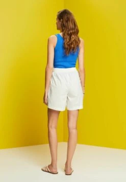 ESPRIT Shorts - Off White -Pieces Shop 600202c03be4466bbd374afbea7e15a1