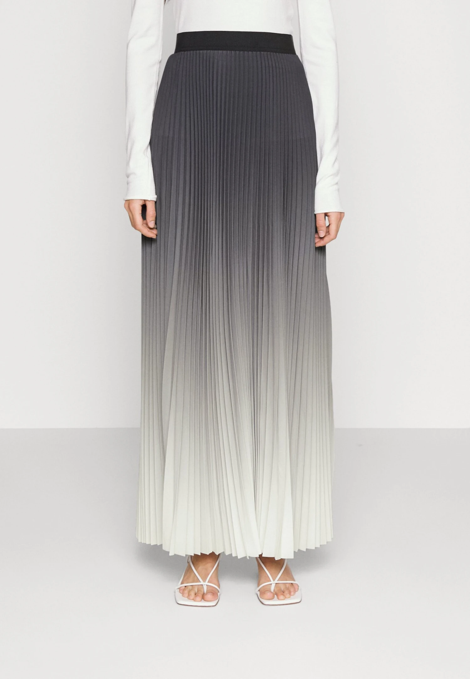 IVY OAK Seville - Pleated Skirt 3 IVY OAK Seville - Pleated Skirt