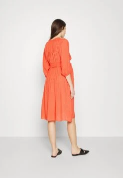 Mamalicious Mlpeace Tess Dress - Day Dress - Mandarin Orange -Pieces Shop 61e71afca499445e866df390e2482946