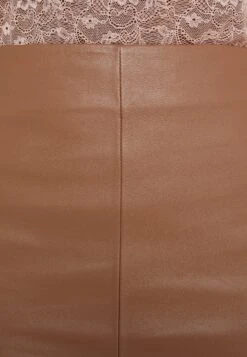 Cecilia - Pencil Skirt - Golden Camel -Pieces Shop 62cbf2adac6646ab9dc01ea448b67cf1