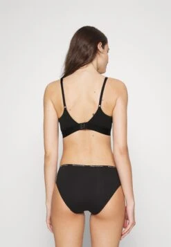 Marc O'Polo Iconic Rib Wireless Padded Bra - T-Shirt Bra -Pieces Shop 650f87583a004da6a748475c48aad1a4