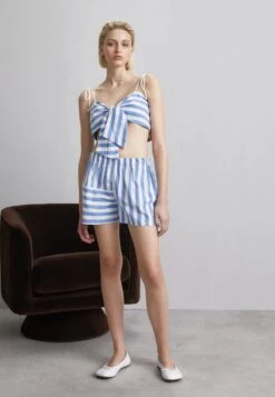 Designers Remix Standford - Shorts - Blue/White -Pieces Shop 6628905abf5449bc8ce41625f84f43a7