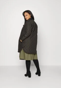 ONLY CARMAKOMA Carnewtanzia Long Quilted Shacket - Classic Coat - Black -Pieces Shop 6897168f35014c3d8f44041056fd71c8