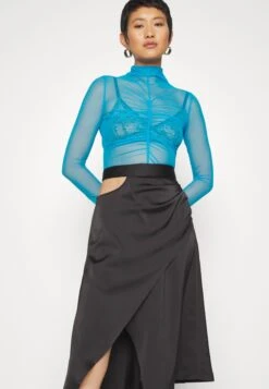 Han Kjøbenhavn Slit Long Drape Skirt - A-Line Skirt - Black -Pieces Shop 697c8415872344b4b15d0d58cdd57f7f