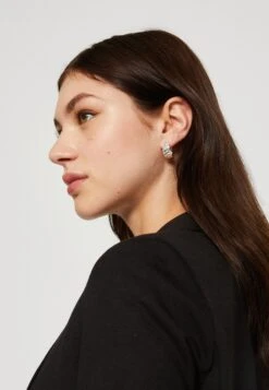 Vero Moda Vmharukimai 3/4 Classic - Short Coat -Pieces Shop 69a13b9c31e54279b7bd1f7620fe8d7b