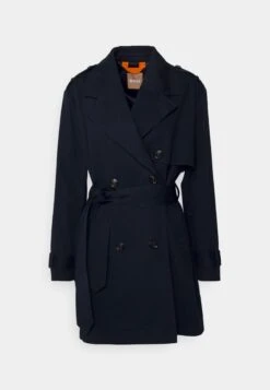 Boss Crinzy - Trenchcoat - Dark Blue 14 Boss Crinzy - Trenchcoat - Dark Blue -Pieces Shop 6d25ed82b92c43ee84425f5a51434f7b