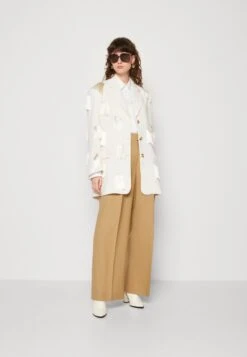 Jeramiah Classic - Short Coat - Ivory Shade -Pieces Shop 6fcaf8abaf3642b891a4352ec079e5cd