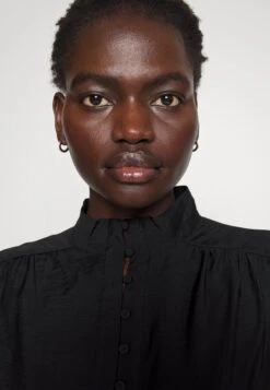 Bruuns Bazaar Rosebay Maia Dress - Shirt Dress -Pieces Shop 7335b2abbd5a4a768ffe3f7c5d0724c5