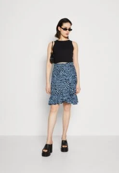 Pieces Shop -Pieces Shop 7384f4b3a8ee48aeafd16eb04bb6c834