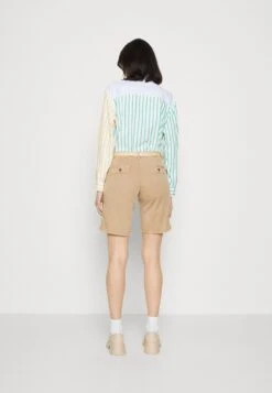 ESPRIT Chino - Shorts - Taupe -Pieces Shop 74e64df4d27f4925820c6331645bf749