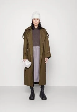 Dante Fluid - Trenchcoat - Verde -Pieces Shop 75c0e92ee42d4cafac12936e79ec0a7a