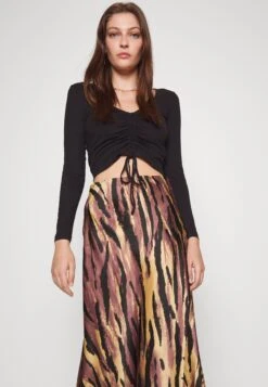 Pcmonalise Midi Skirt - A-Line Skirt -Pieces Shop 77a8731516534476beb0d7684d0cec42
