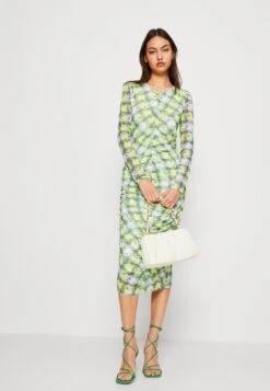 Yasbjork Midi Dress - Cocktail Dress / Party Dress -Pieces Shop 7be8bb855f294da682a3e539a44e8801